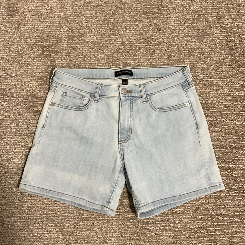Mid-rise Lightwash Denim Shorts